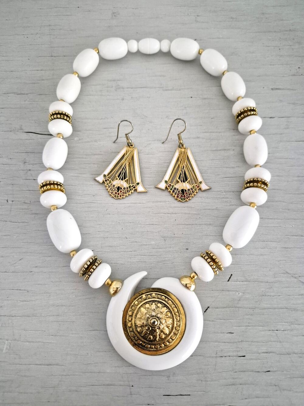 Vintage White and Gold Tone Beaded Necklace and Earring Set